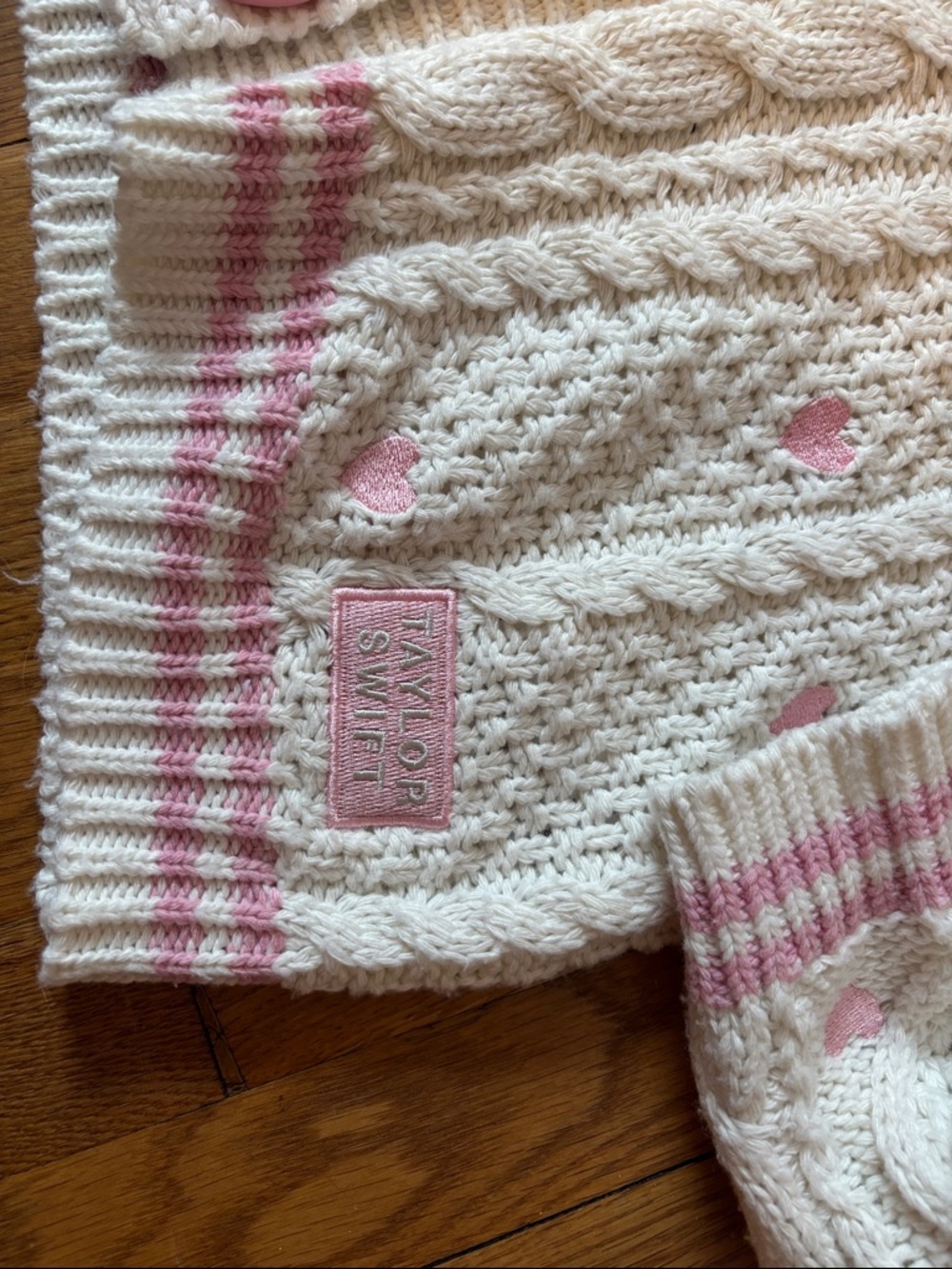 Taylor Swift Lover Cardigan
XS/S - Picture 6 of 9